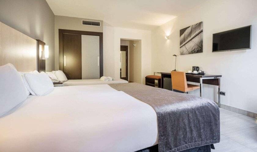 Hotel Ilunion Almirante — фото 36