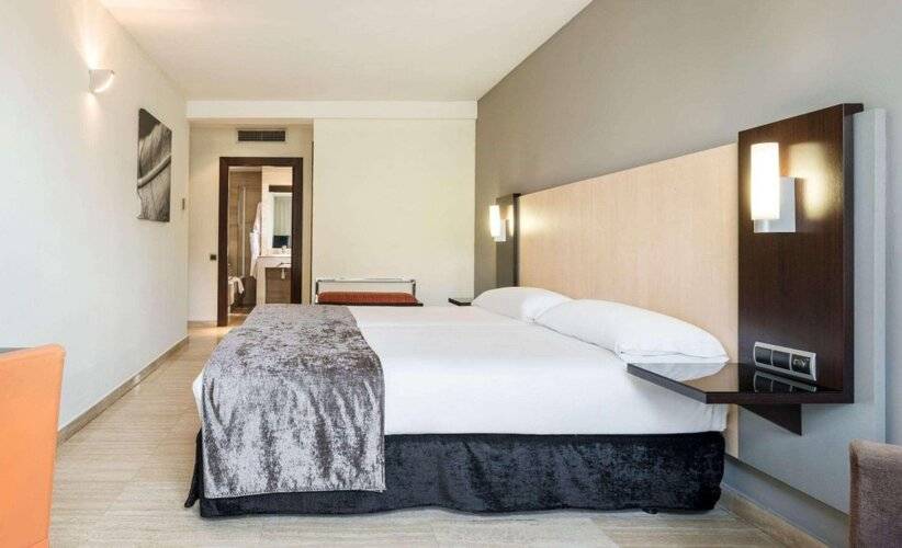 Hotel Ilunion Almirante — фото 32