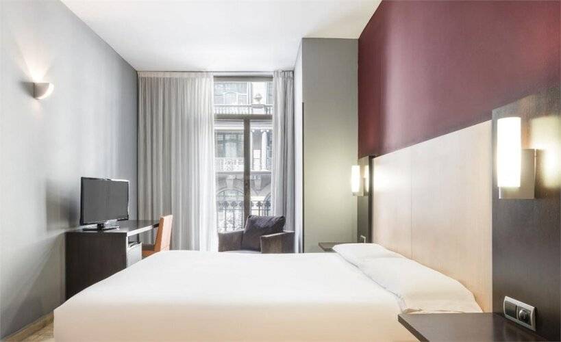 Hotel Ilunion Almirante — главное фото