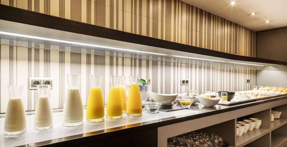 Hotel Ilunion Almirante — фото 30