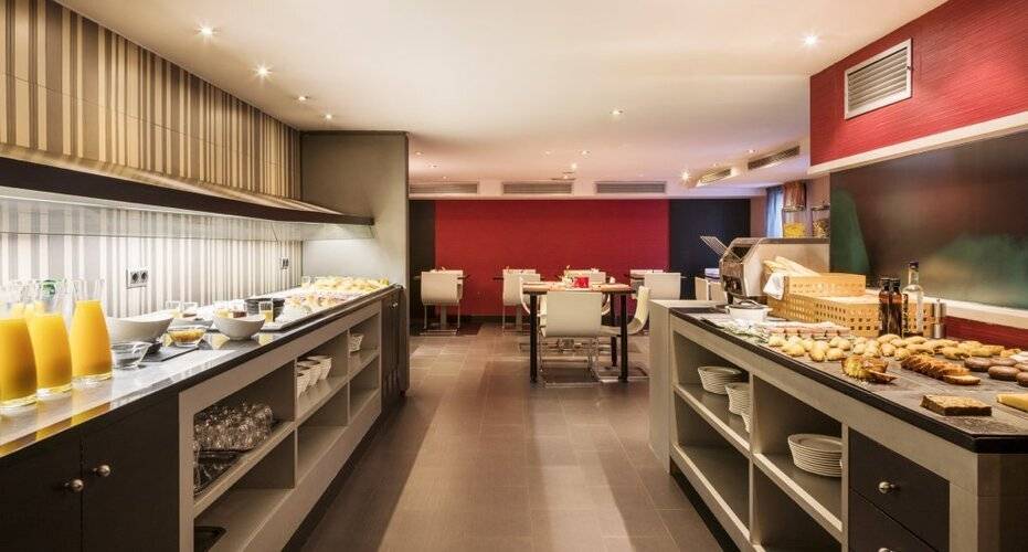 Hotel Ilunion Almirante — фото 24