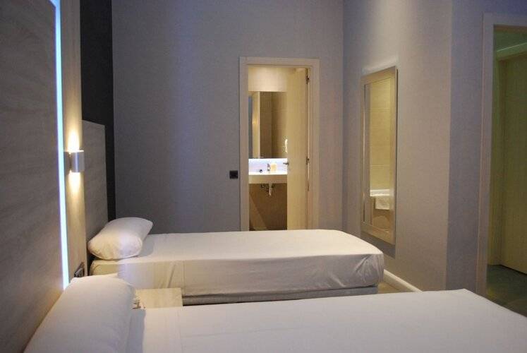 Plaza Goya Rooms — фото 18