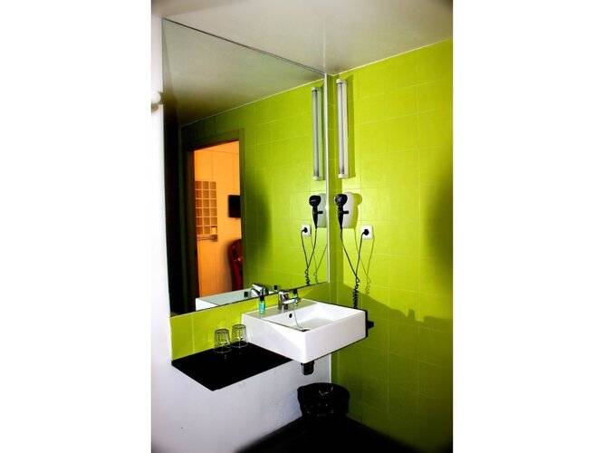 Hostal Raval Rooms (Hotel Casa Gardenia) — фото 19