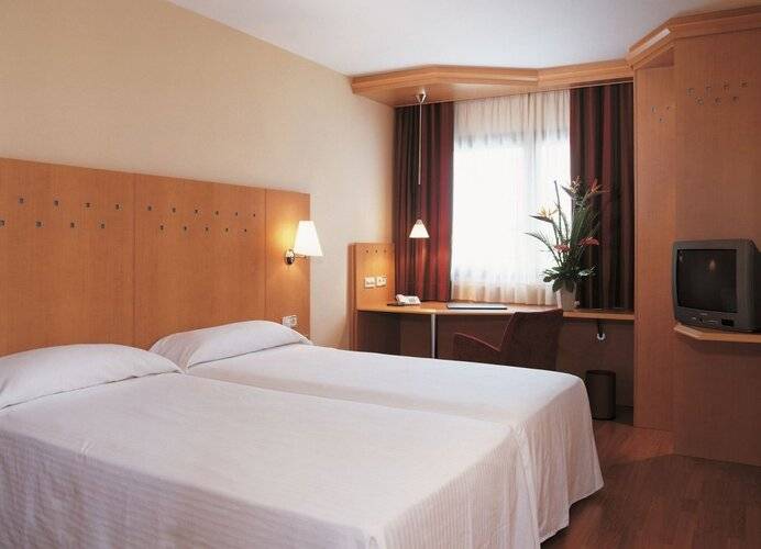 Catalonia La Maquinista — фото 4