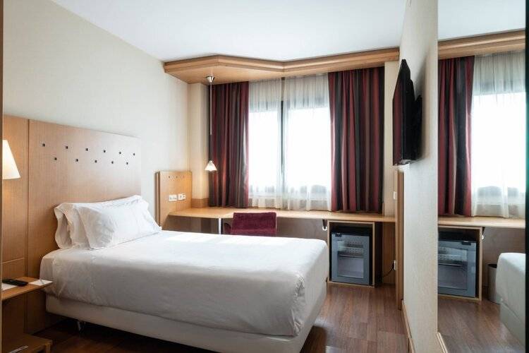 Catalonia La Maquinista — фото 13