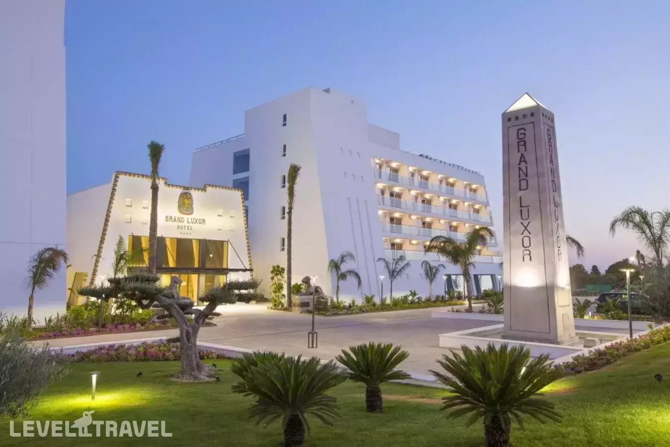 Grand Luxor Hotel