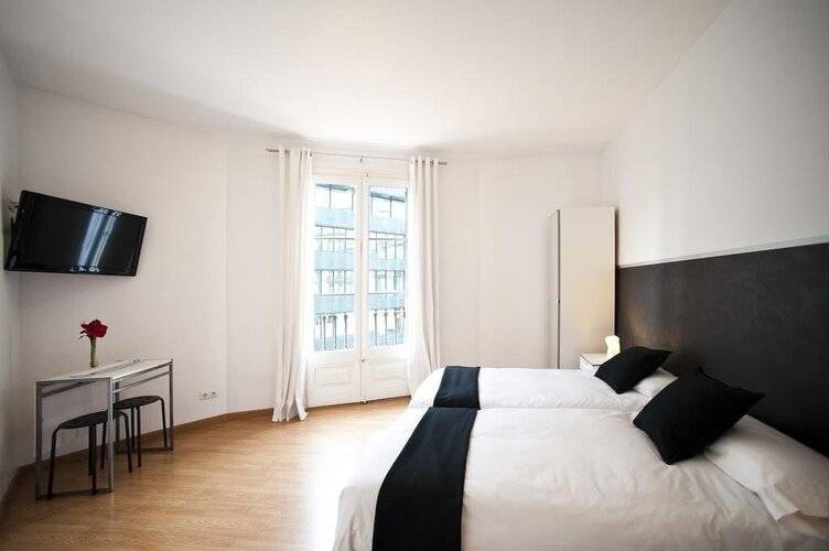 Aptbcn Super Balmes Guest House — фото 18