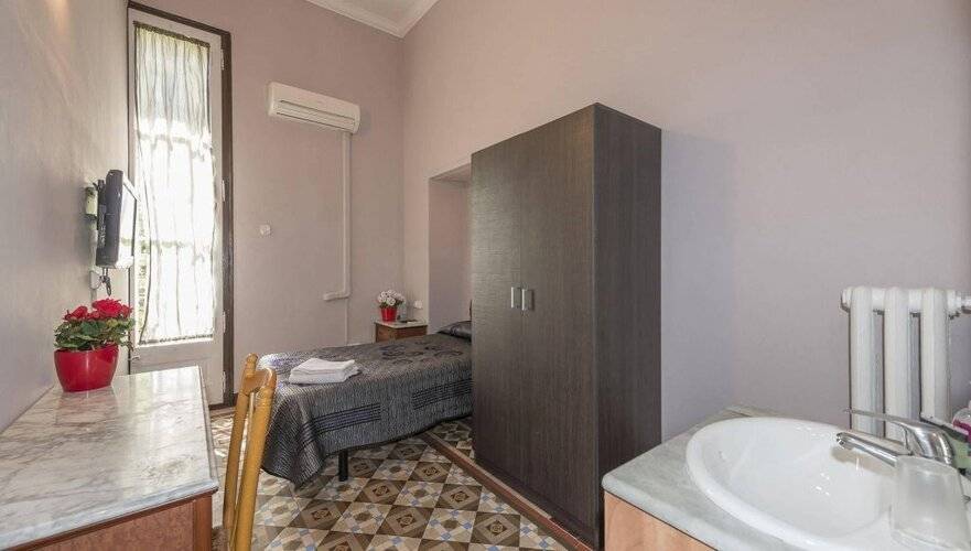 Hostal Girona — фото 17