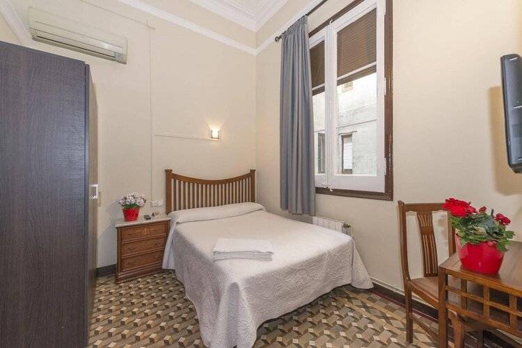 Hostal Girona — фото 24