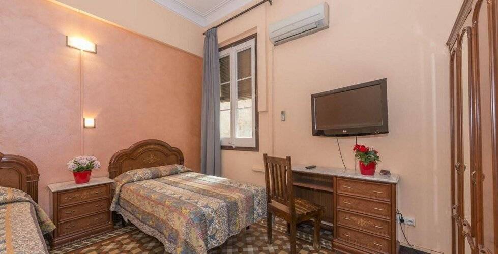 Hostal Girona — фото 13