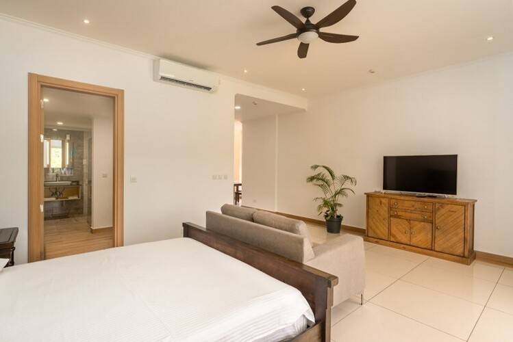 Royale Suites Luxury Apartments