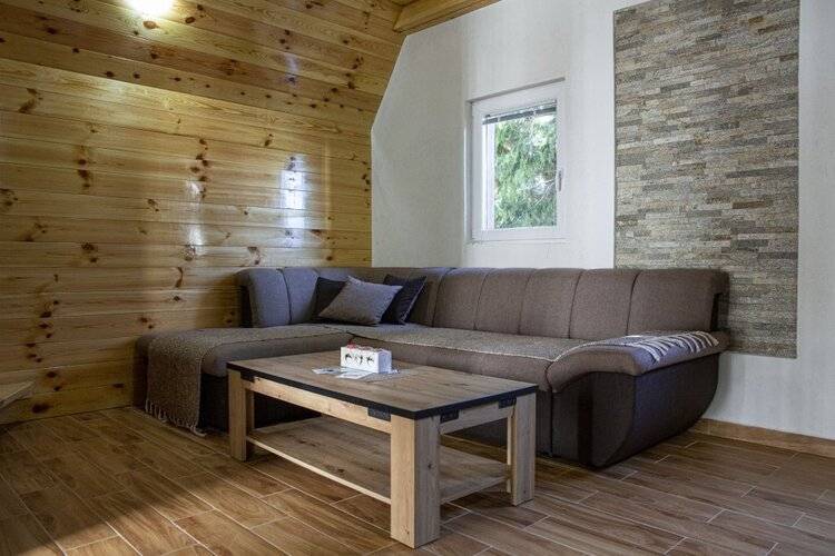 Cheerful Holiday Home Ideal For 6 People