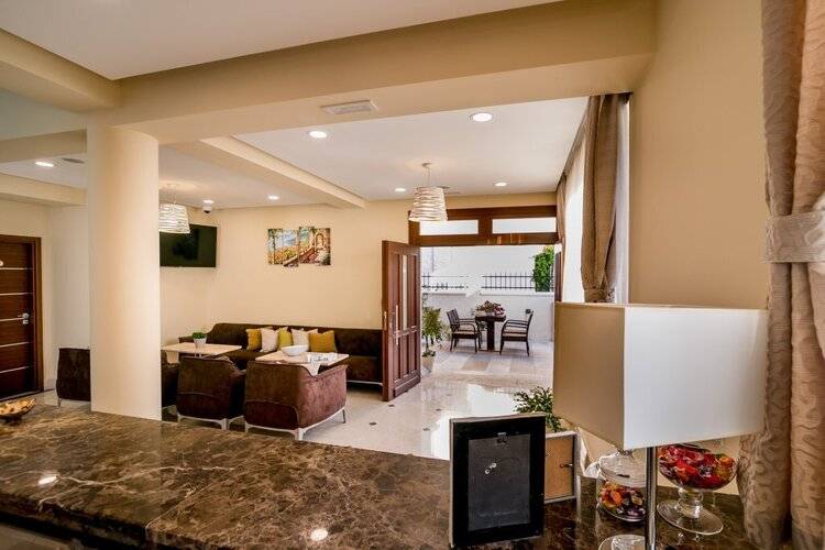 Hedera Residences Kumbor