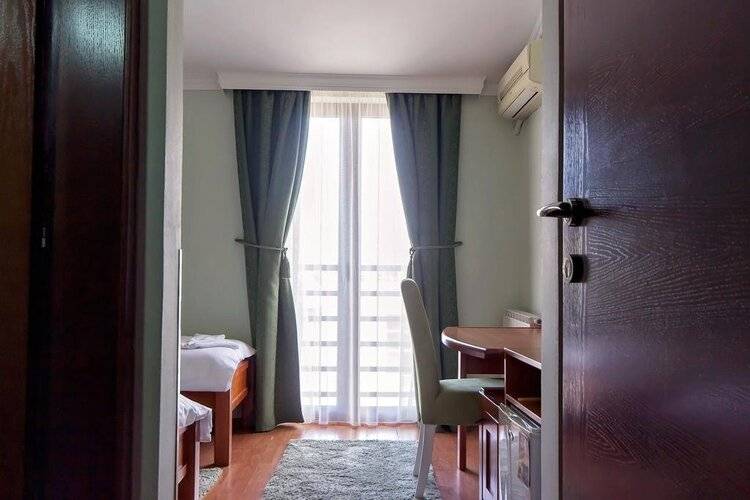 Hotel Holiday