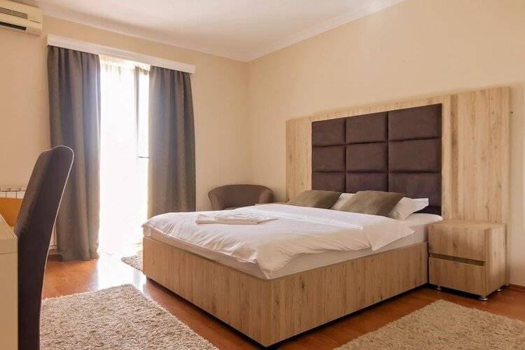 Hotel Holiday