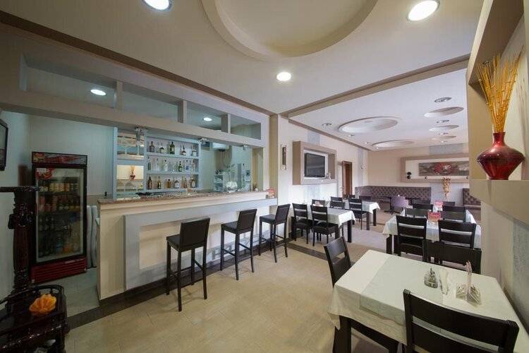 Hotel Holiday