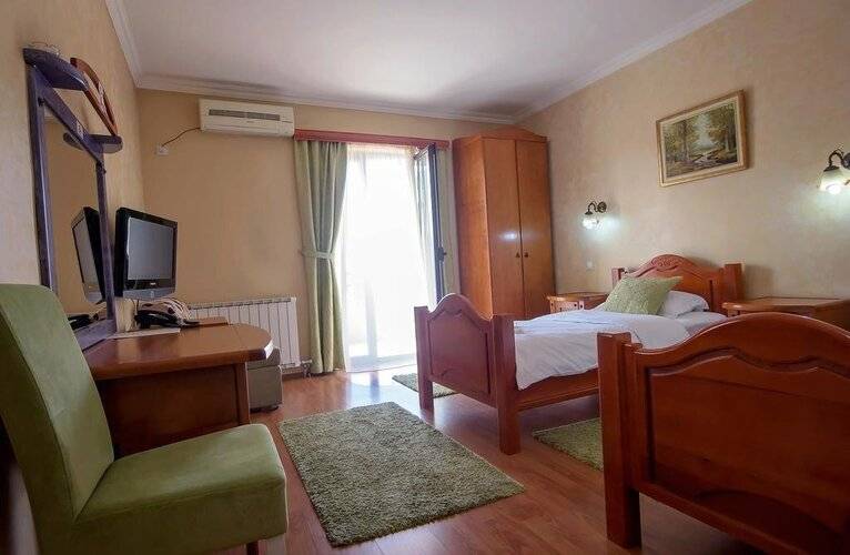 Hotel Holiday