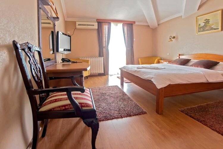 Hotel Holiday