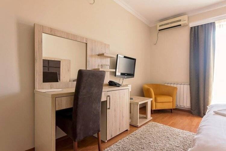 Hotel Holiday