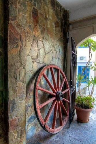 Adonis Hotel