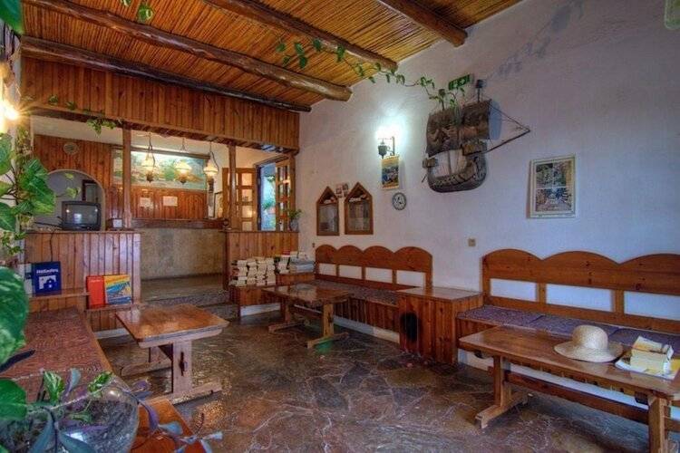 Adonis Hotel