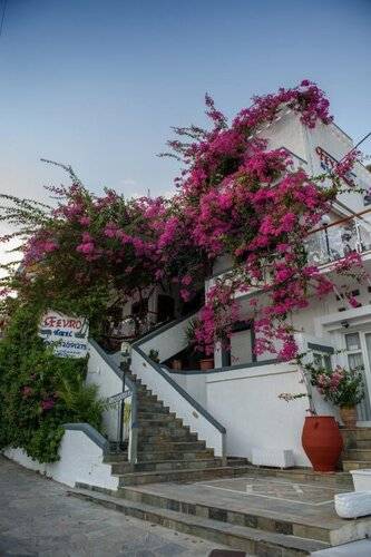 Fevro Hotel