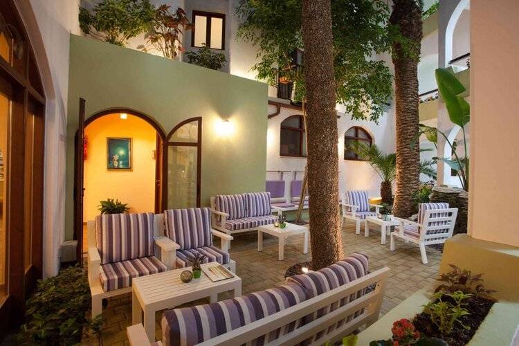 Alianthos Garden Hotel