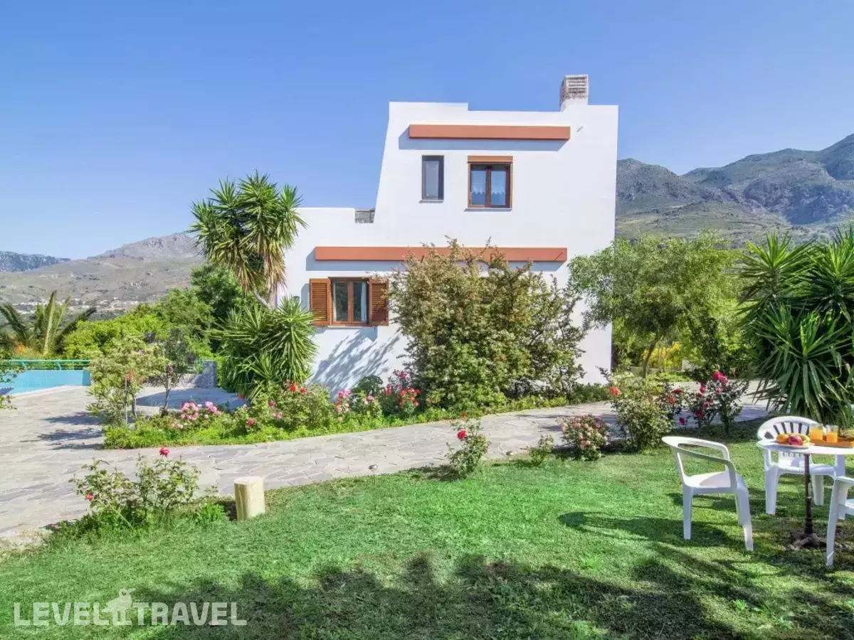 Chic Villa In Lefkogia Crete With Swimming Pool