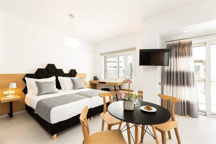 Cyano Hotel