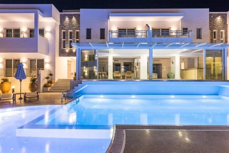 Cyano Hotel