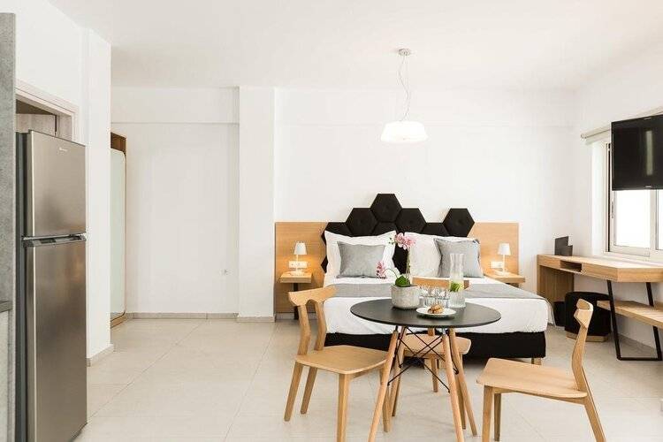 Cyano Hotel