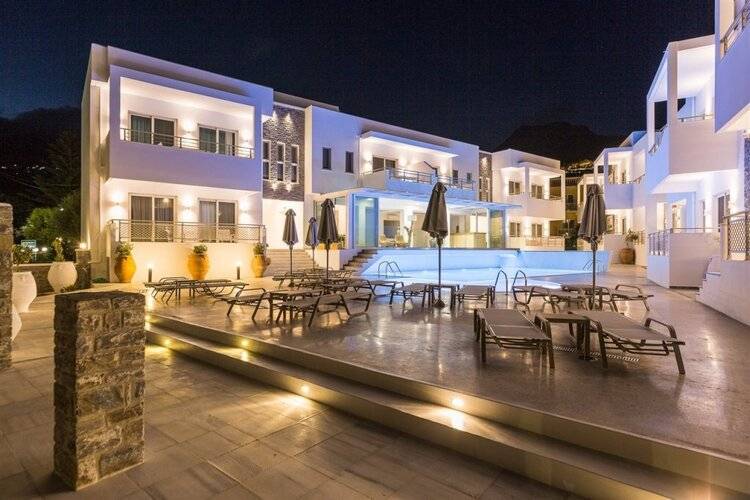 Cyano Hotel