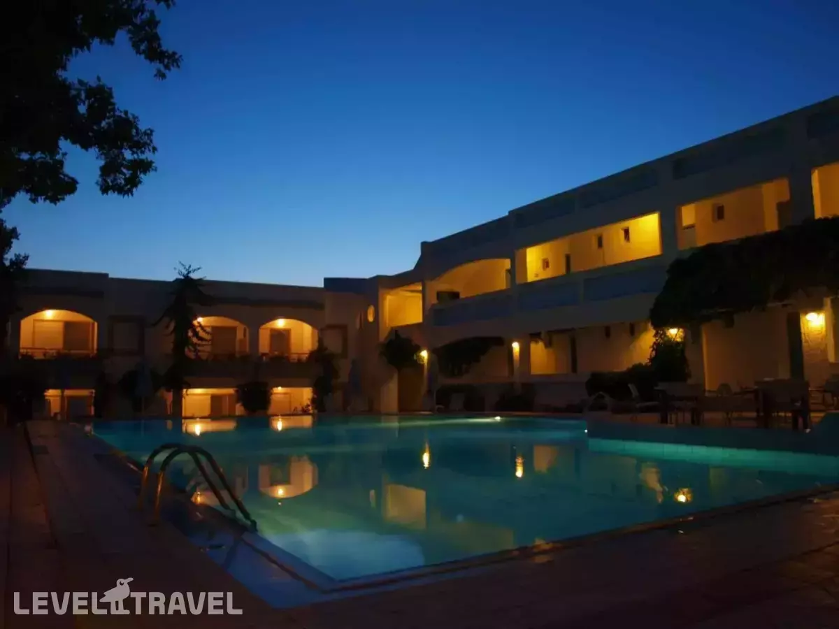 Apollon Studios & Apartments