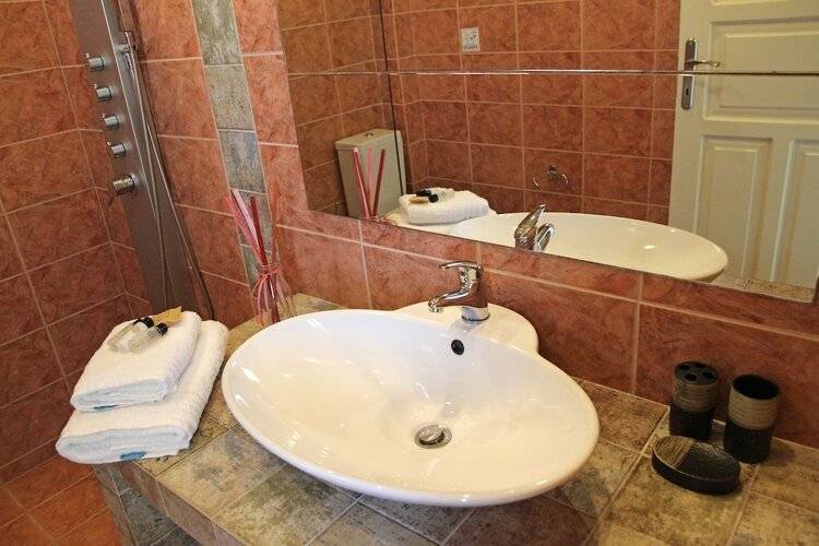 Effi Apartments