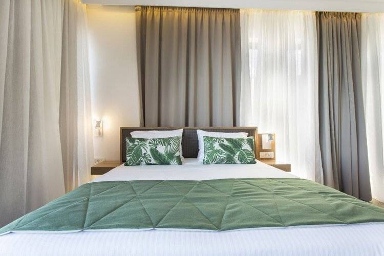 Kalamaki Luxury Suites