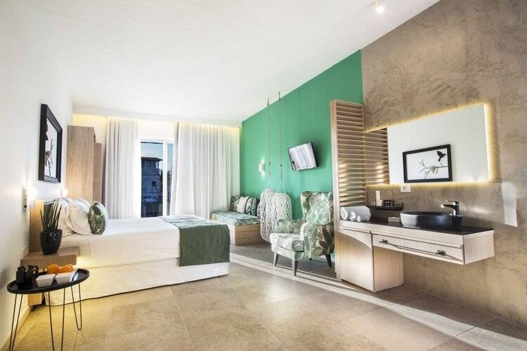 Kalamaki Luxury Suites