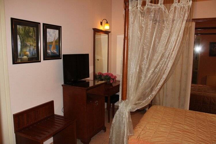 Exis Boutique Hotel