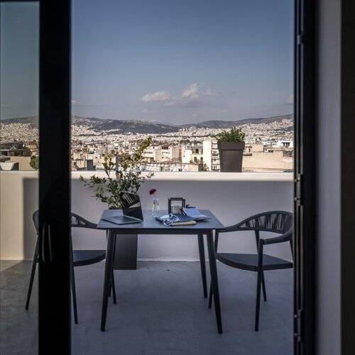 Urban Nest - Suites & Apartments