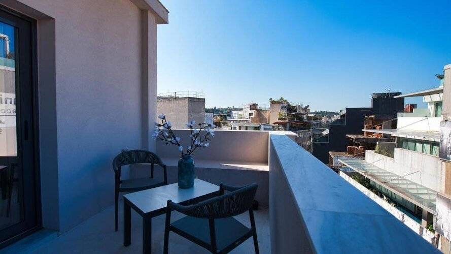 Urban Nest - Suites & Apartments