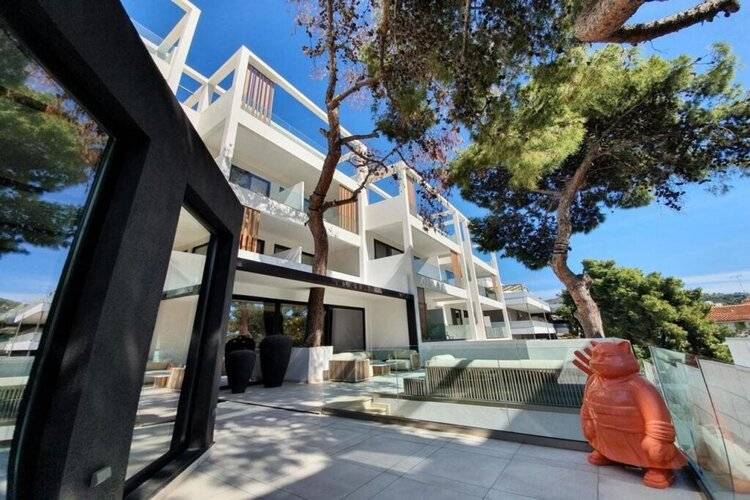 Azur Hotel