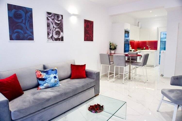 Sophisticated Modern Apt In Athens