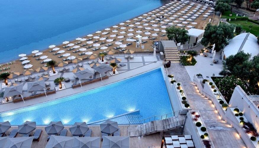 Maestral Resort & Casino