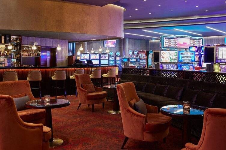 Maestral Resort & Casino
