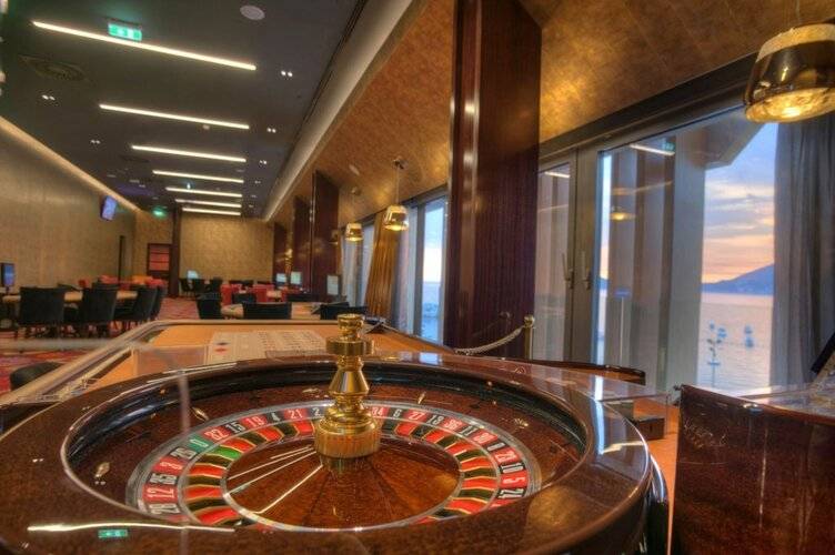Maestral Resort & Casino