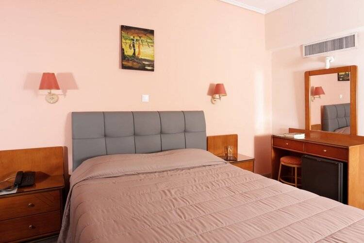 Xenophon Hotel