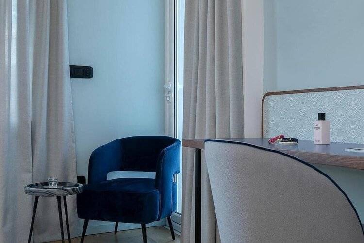 Acro Urban Suites