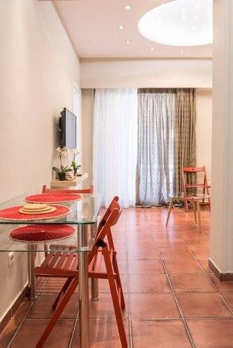 Enattica Syntagma Living