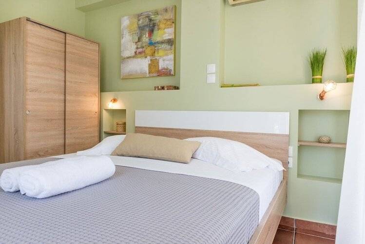 Enattica Syntagma Living