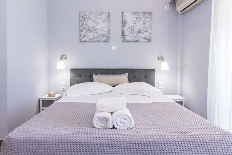 Enattica Syntagma Living