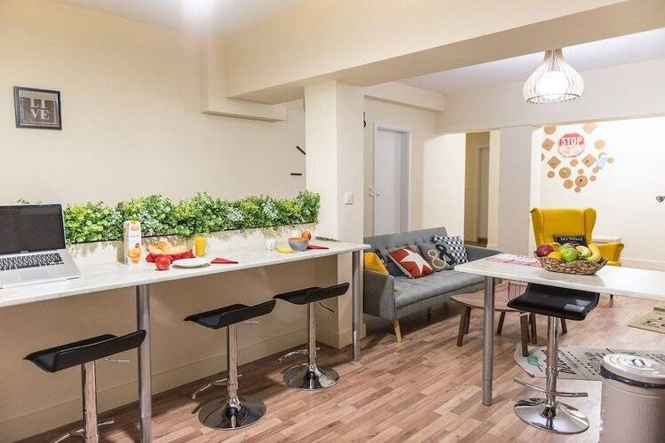 Enattica Syntagma Living